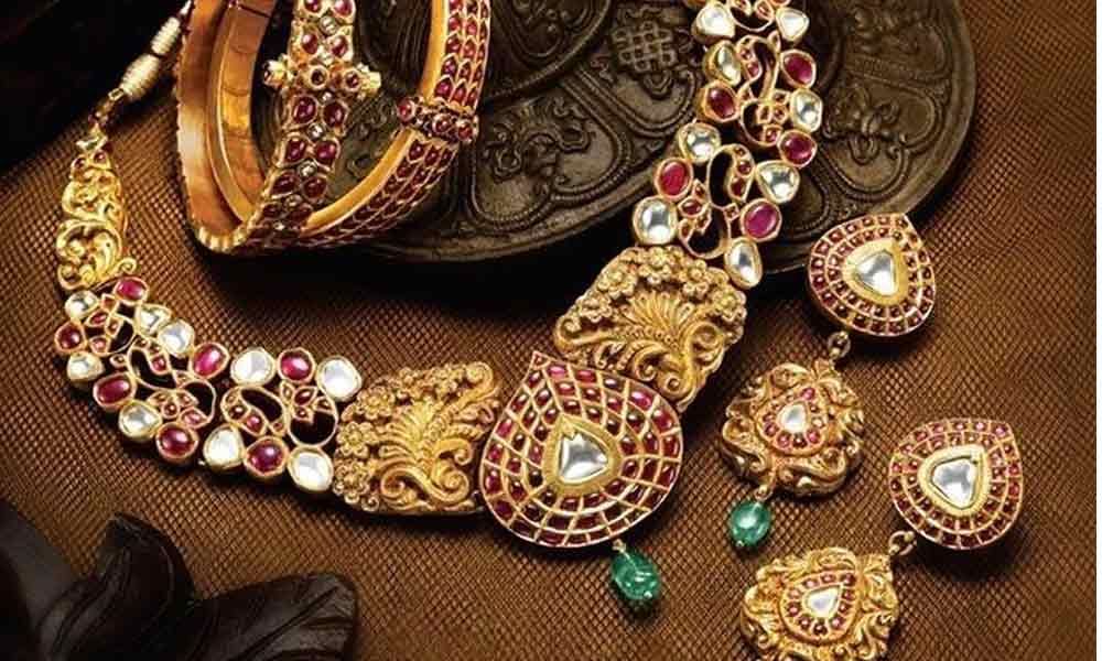 The Allure of Antique Jewelry: Why You Should Invest in Timeless Beauty